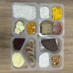 Przykładowe posiłki: pudding chia, puree ziemniaczane, kotleciki, buraczki, ryba, pieczywo, wędlina, warzywa. Idealne, gdy zastanawiasz się, co jeść przy diecie lekkostrawnej.
